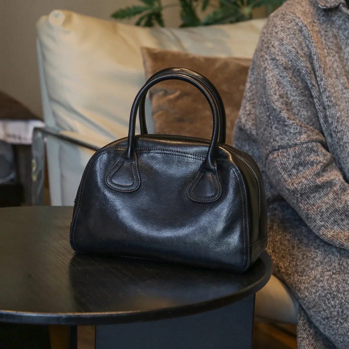 Black vegetable-tanned cowhide bowling bag front view