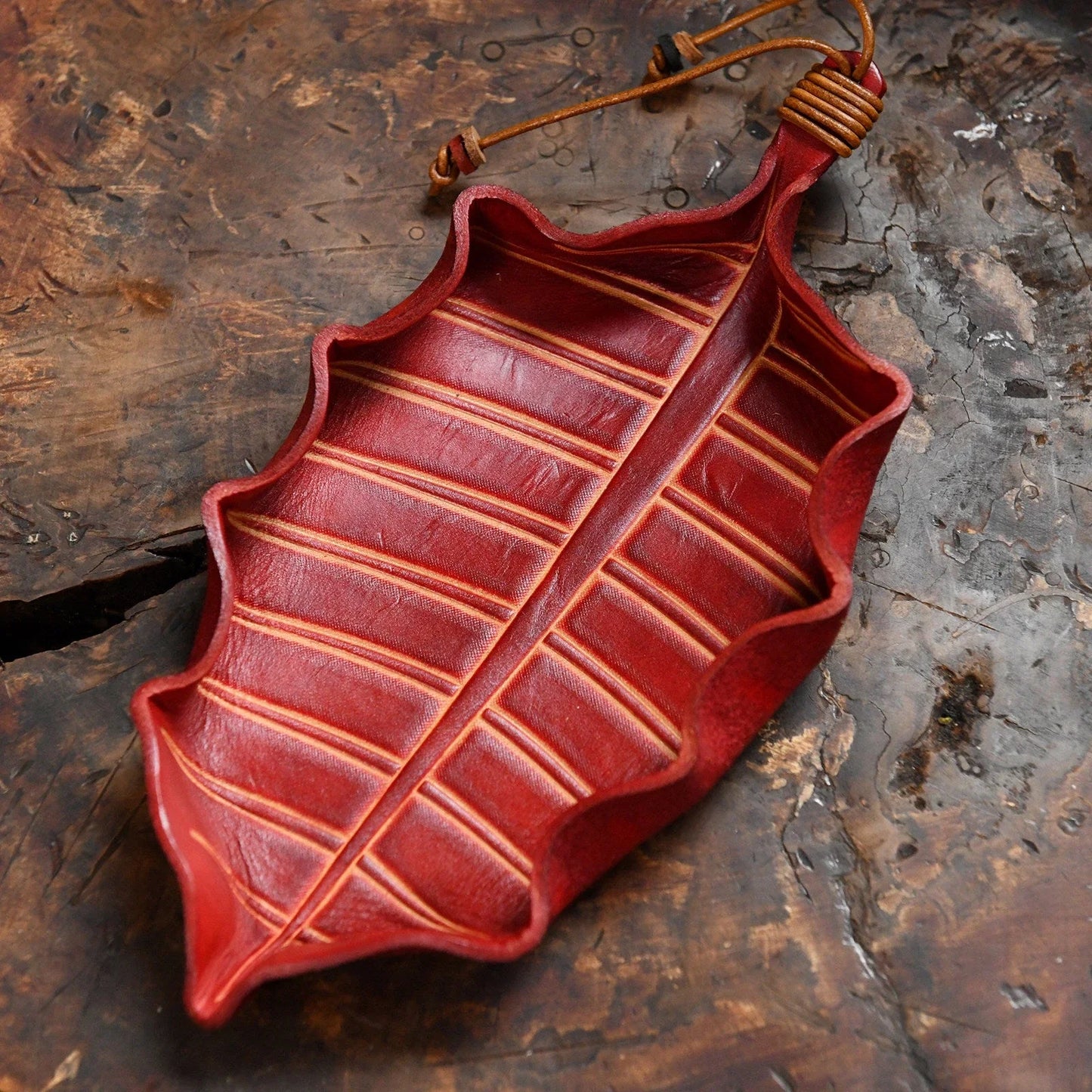 Red vegetable-tanned cowhide leaf valet tray