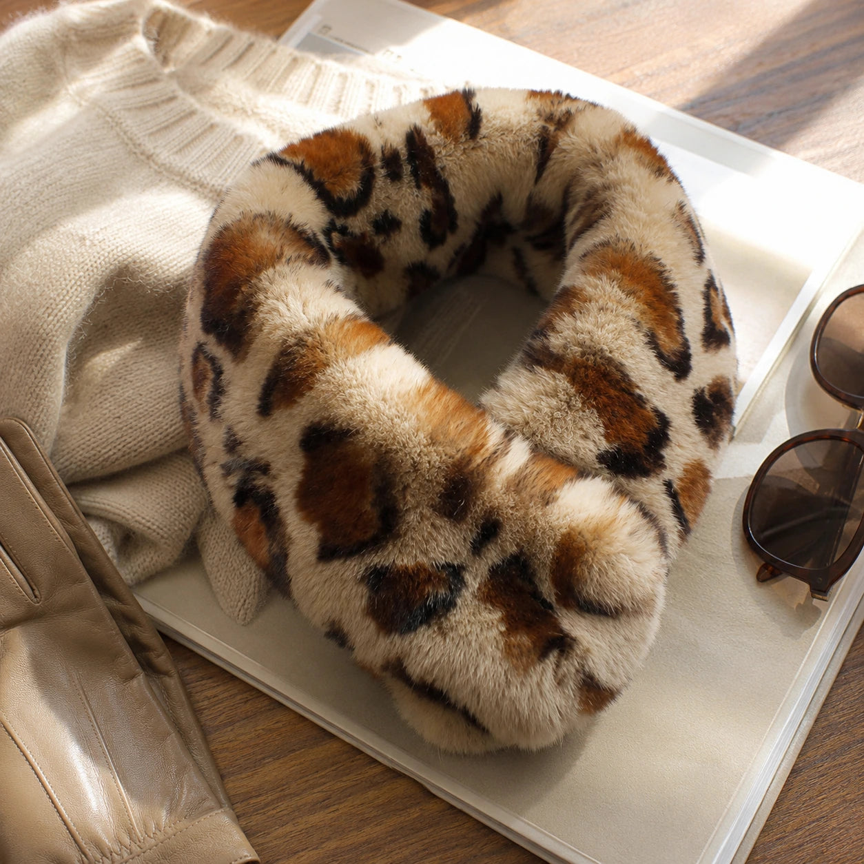 Leopard-print genuine Rex rabbit fur magnetic scarf styled with cream winter knitwear